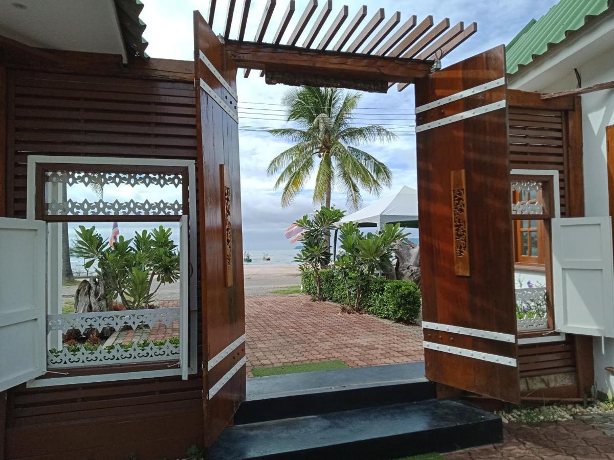 The Beach Boutique Resort Ban Pak Nam Pran Екстериор снимка
