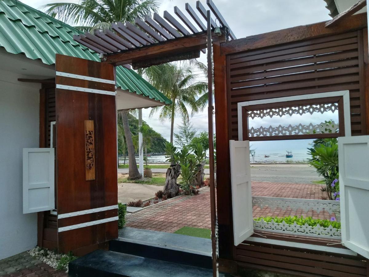 The Beach Boutique Resort Ban Pak Nam Pran Екстериор снимка