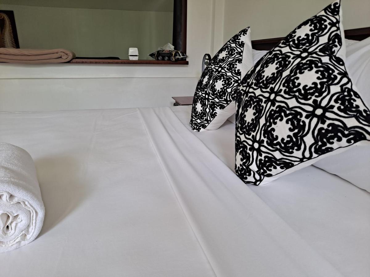 The Beach Boutique Resort Ban Pak Nam Pran Екстериор снимка