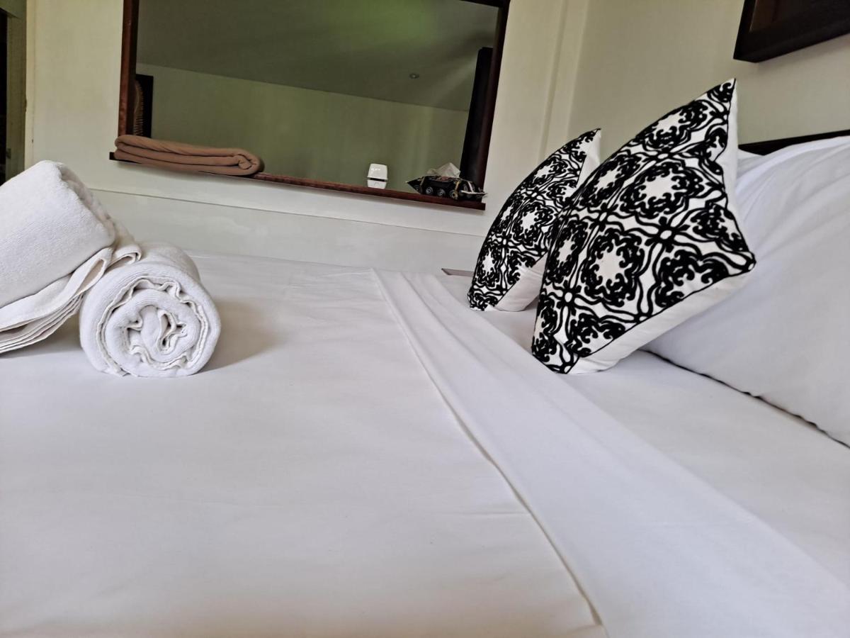 The Beach Boutique Resort Ban Pak Nam Pran Екстериор снимка